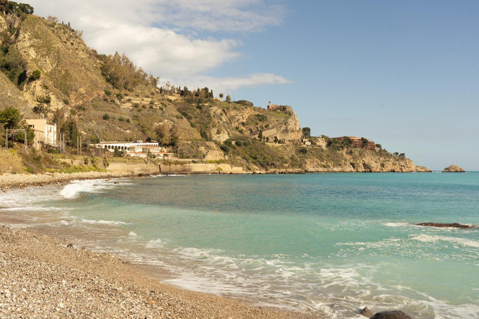 Johnny'S Suites Taormina Beach Bay Exteriör bild
