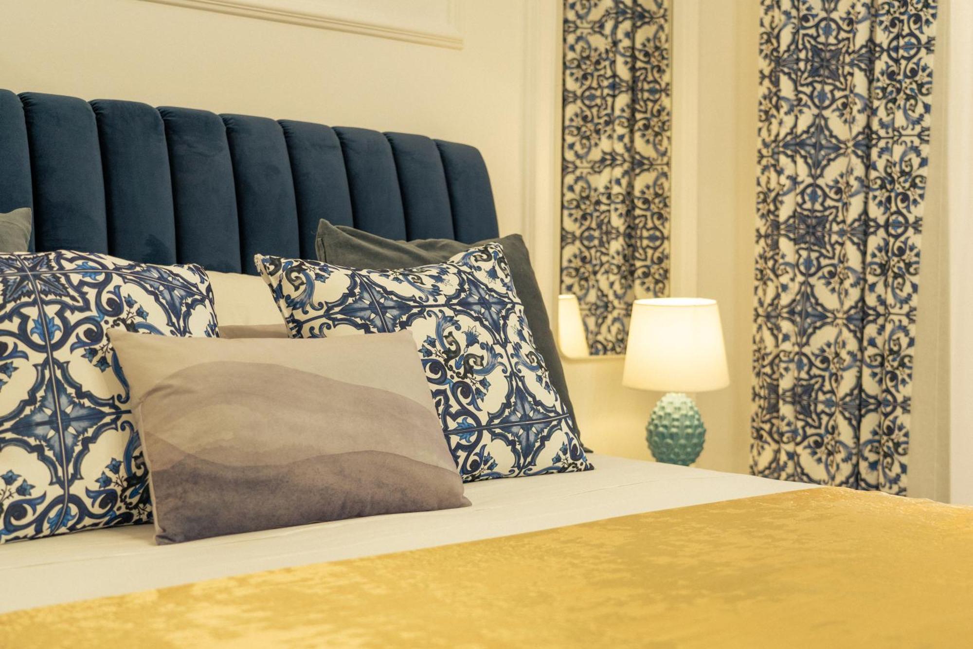 Johnny'S Suites Taormina Beach Bay Exteriör bild