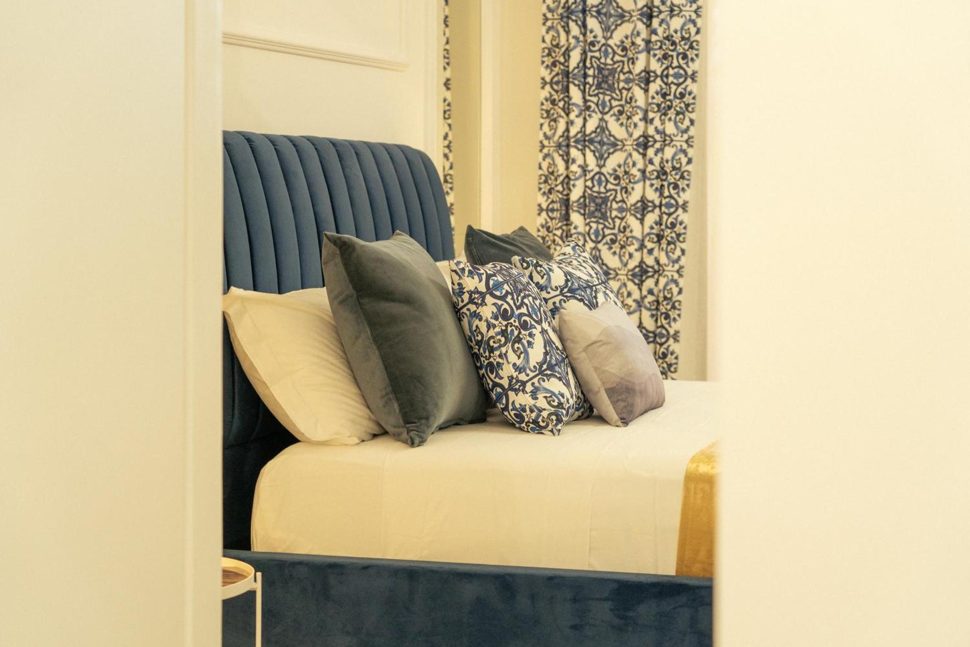 Johnny'S Suites Taormina Beach Bay Exteriör bild
