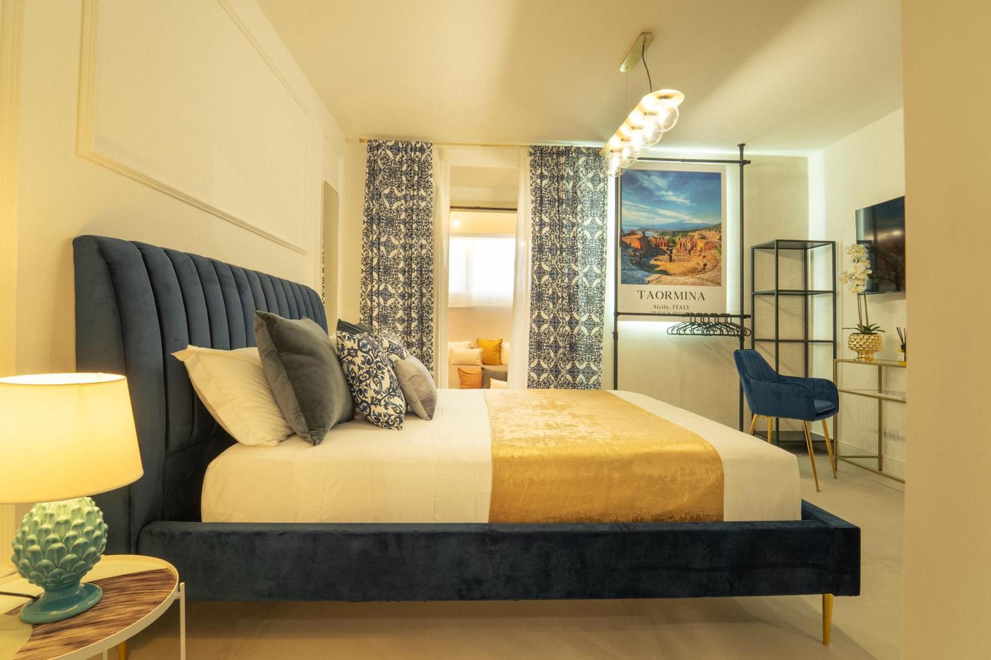 Johnny'S Suites Taormina Beach Bay Exteriör bild