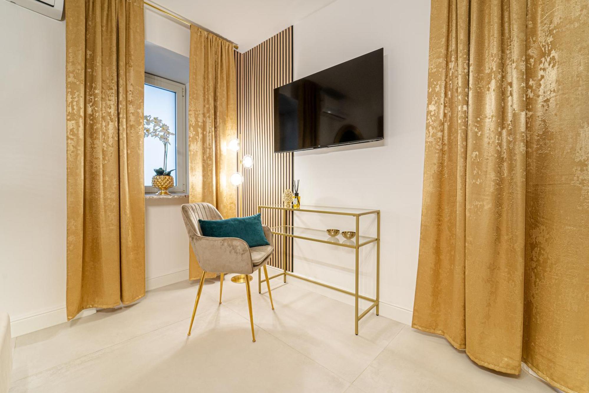 Johnny'S Suites Taormina Beach Bay Exteriör bild