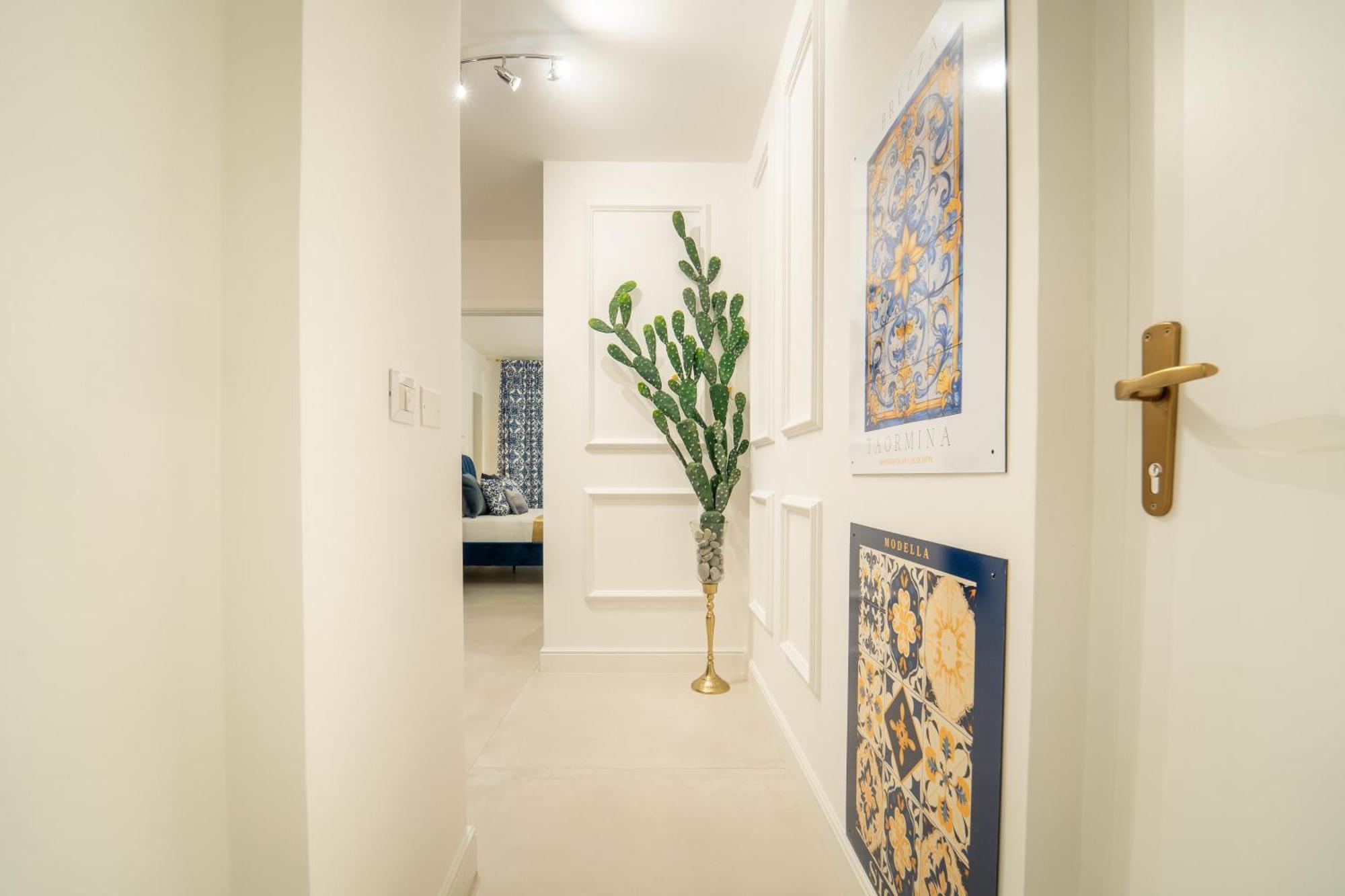 Johnny'S Suites Taormina Beach Bay Exteriör bild