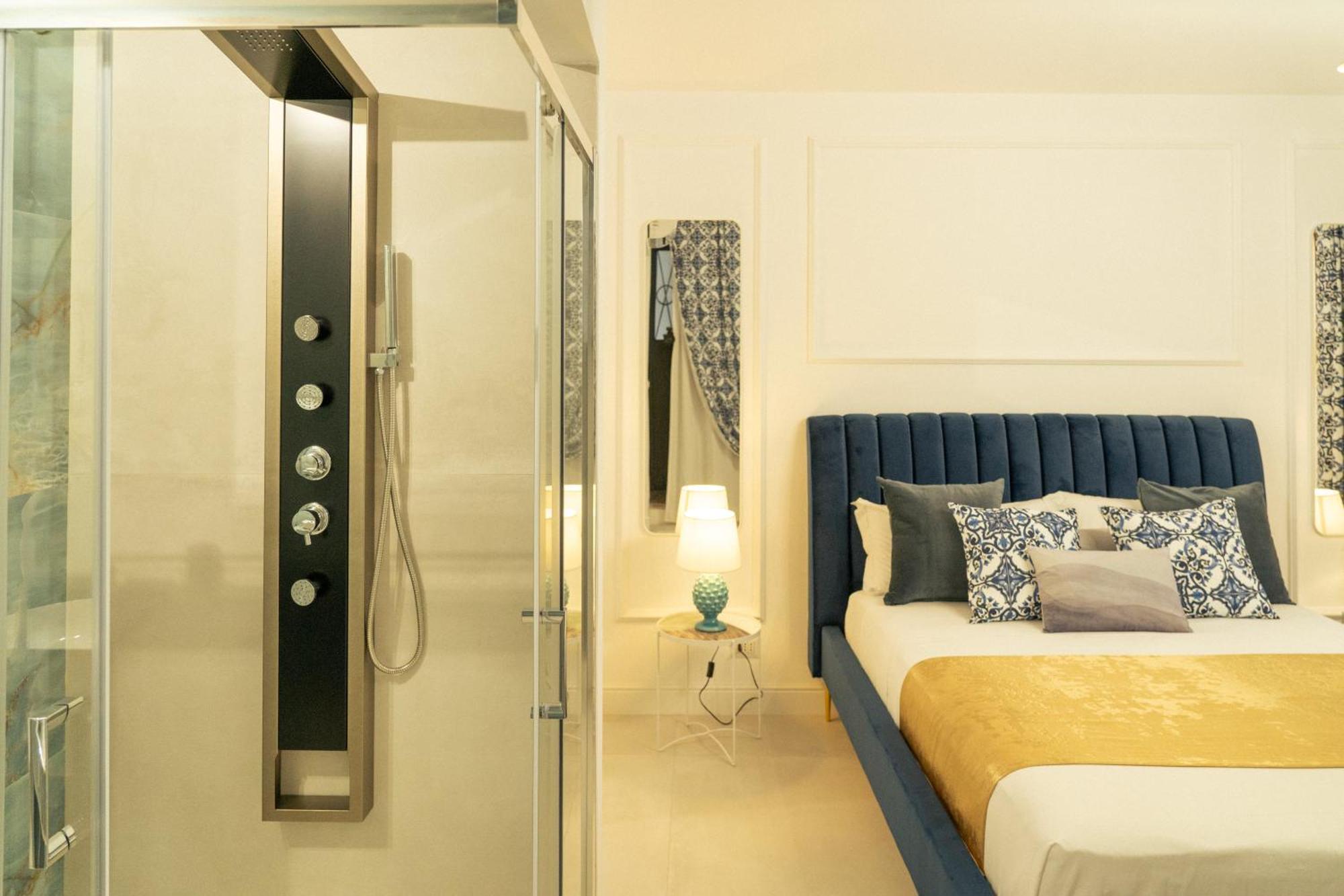 Johnny'S Suites Taormina Beach Bay Exteriör bild