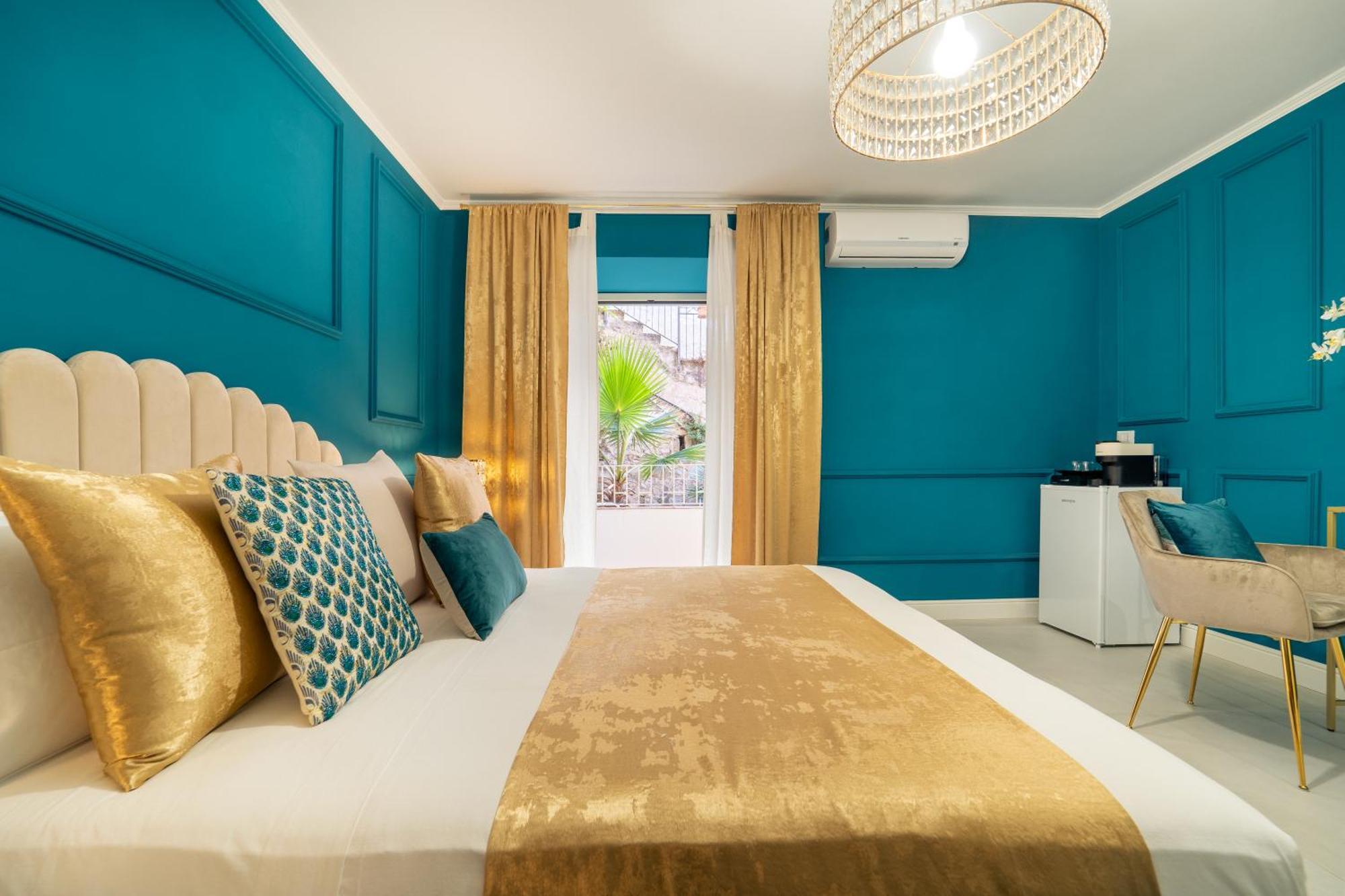 Johnny'S Suites Taormina Beach Bay Exteriör bild